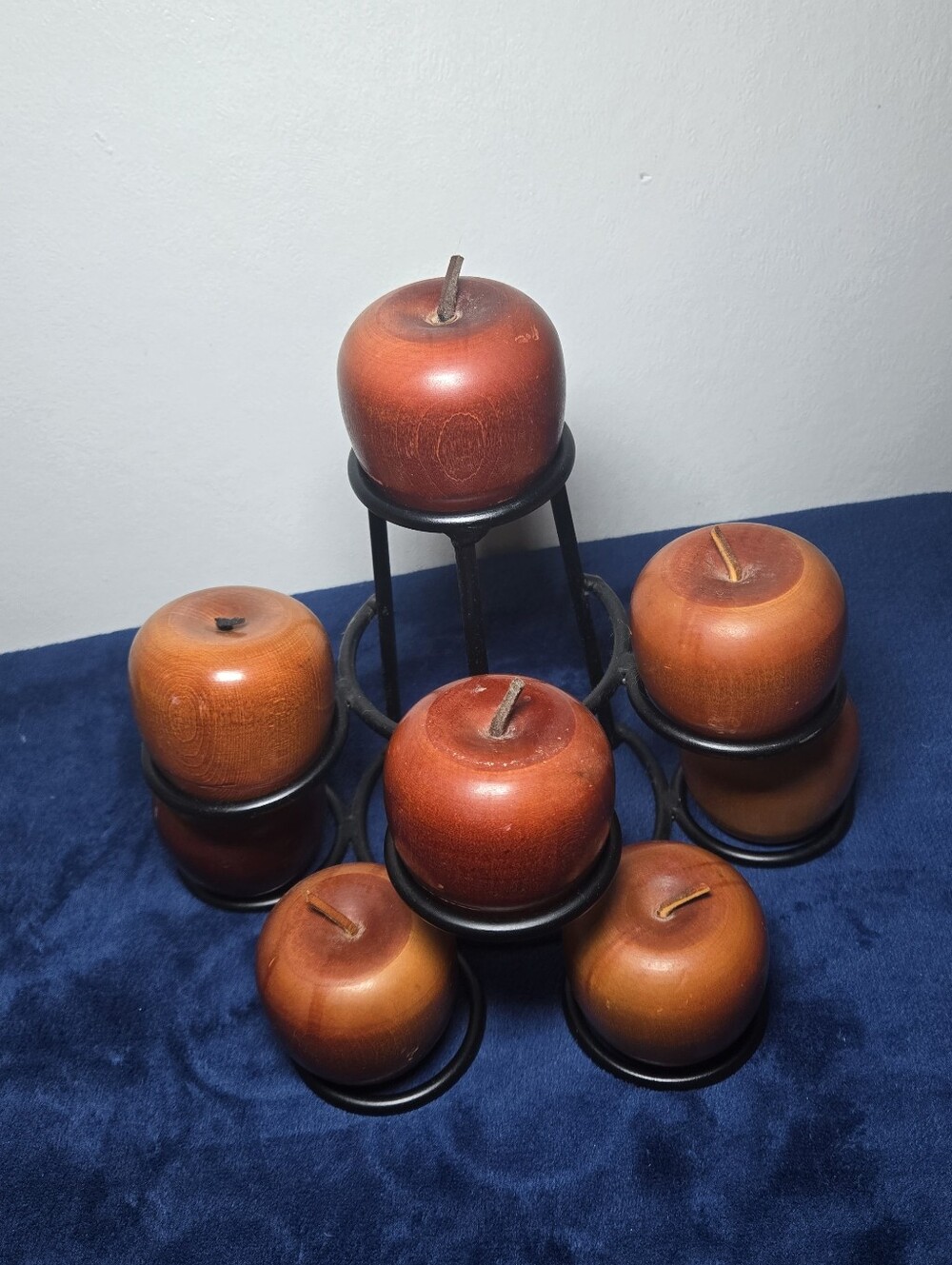 VTG Set 8 Wooden Apples With Leather Stems W/ Metal Display Fall  Country Decor - Picture 2 of 3